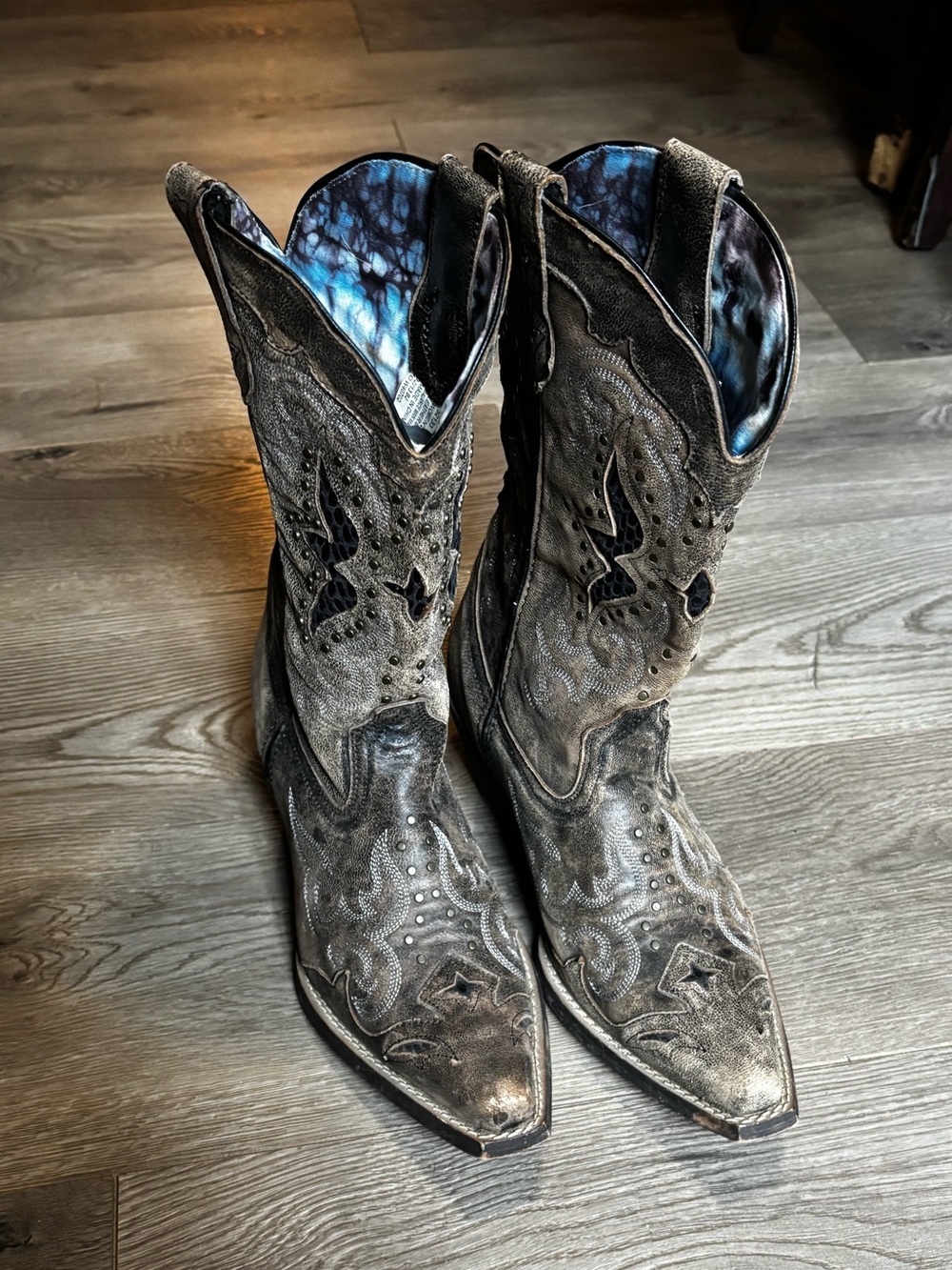 Laredo Distressed Brown Embroidered Western Boots